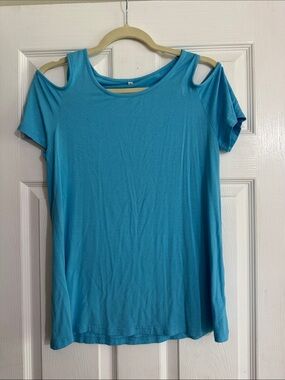Women’s Cold-Shoulder Tee in Turquoise